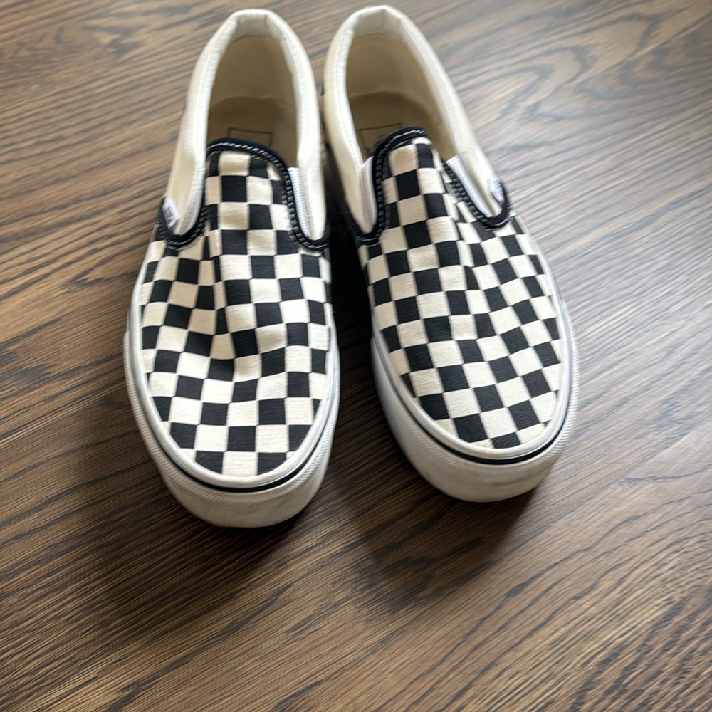 Platform checkered vans as 8.5 women